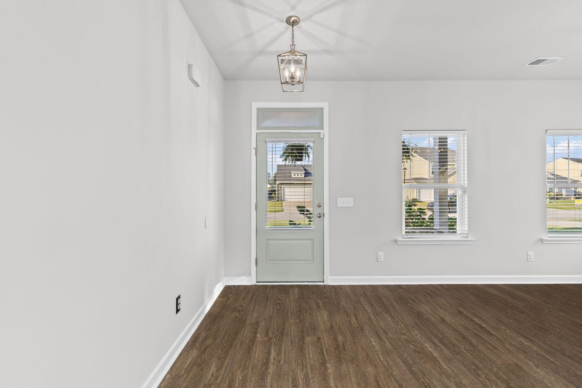 409 Carrara Drive Photo 11