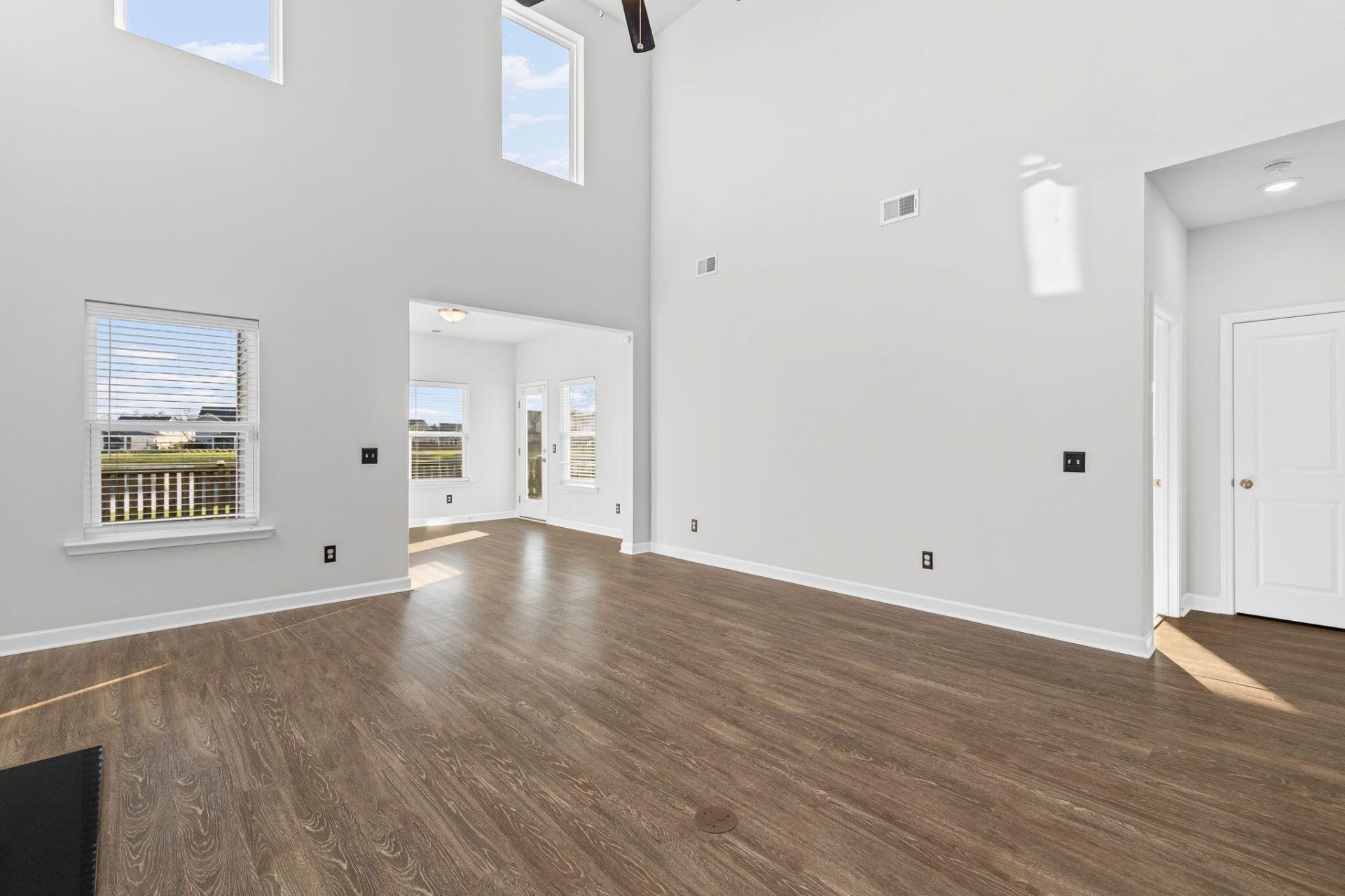 409 Carrara Drive Photo 28