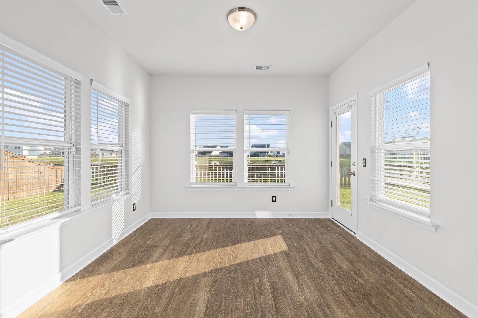 409 Carrara Drive Photo 30