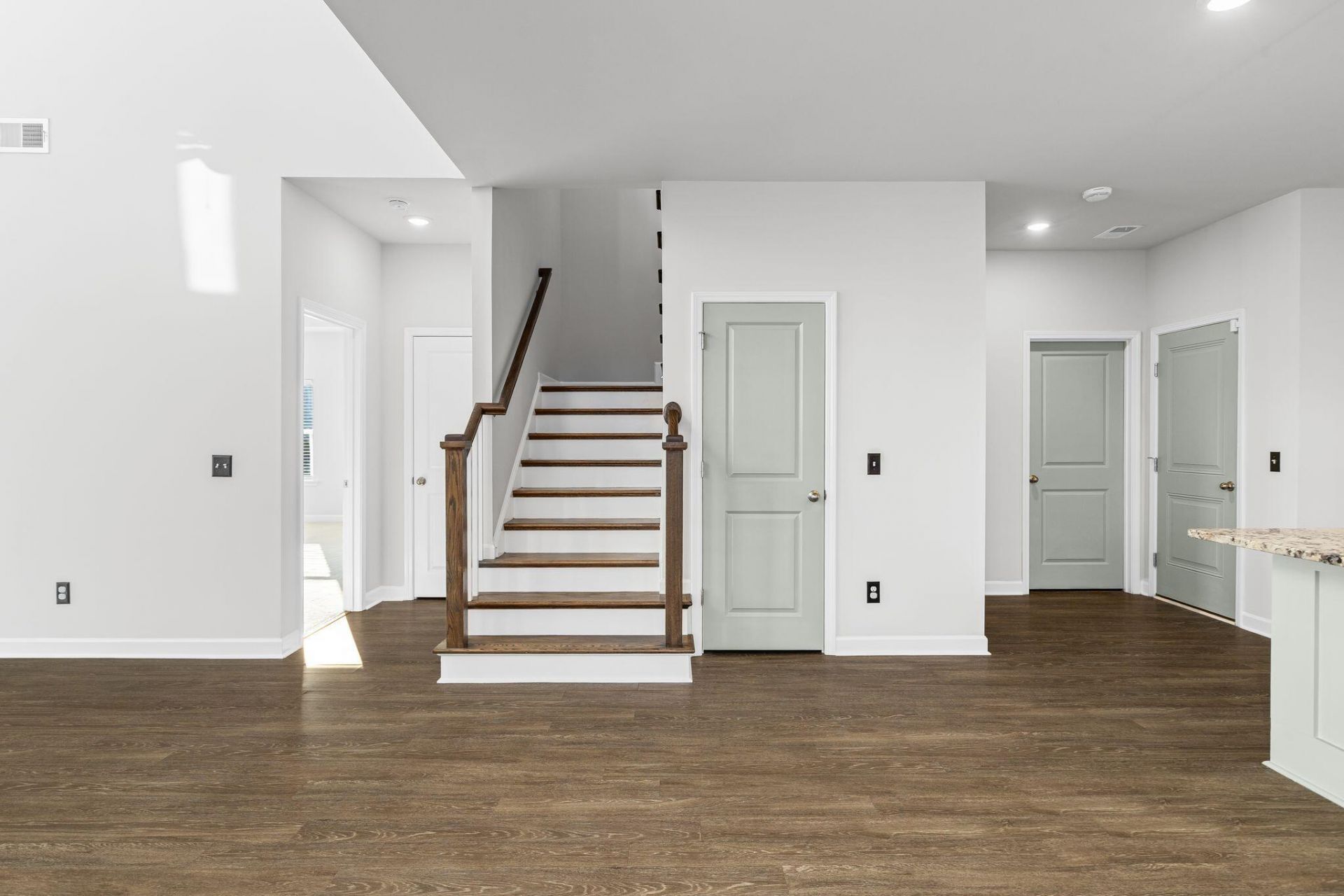 409 Carrara Drive Photo 33