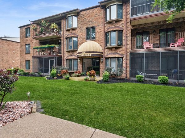 13547 Lamon Avenue, Unit 402, Crestwood, IL 60418