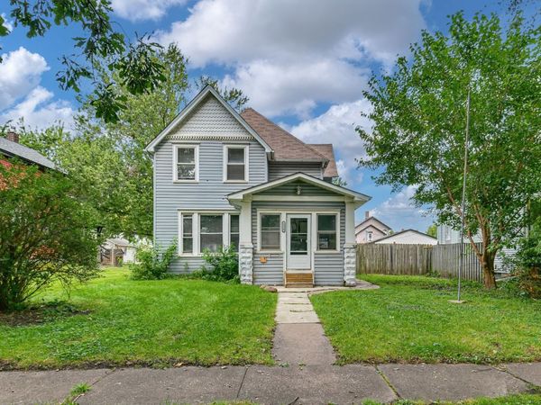 2214 W 2ND Street , Davenport, IA 52802