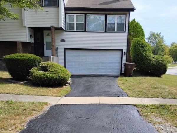 17909 Chartres Court , Hazel Crest, IL 60429