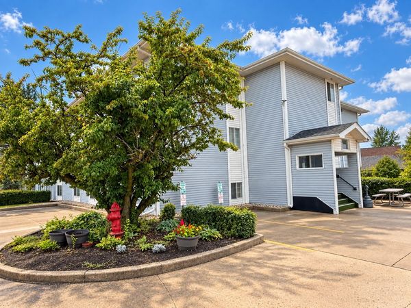 3170 W Monroe Street , Waukegan, IL 60085