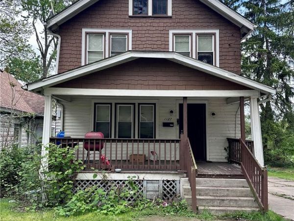 1127 East Avenue , Akron, OH 44307