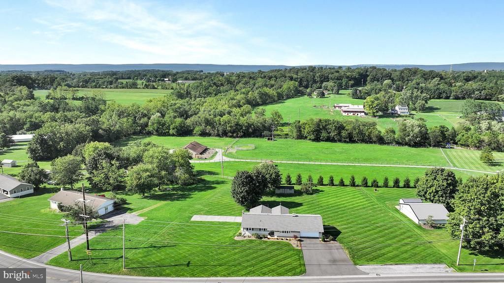 520 STRACKS DAM ROAD , MYERSTOWN, PA 17067