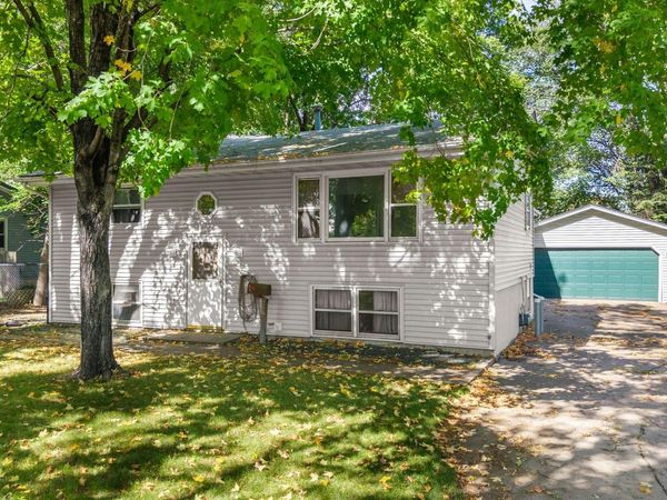 324 11th Avenue SW, Cambridge, MN 55008
