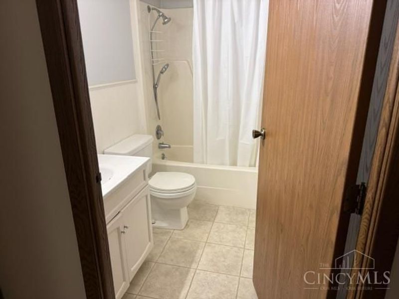 5064 Queenswood Court, West Chester, OH 45011 Photo 11