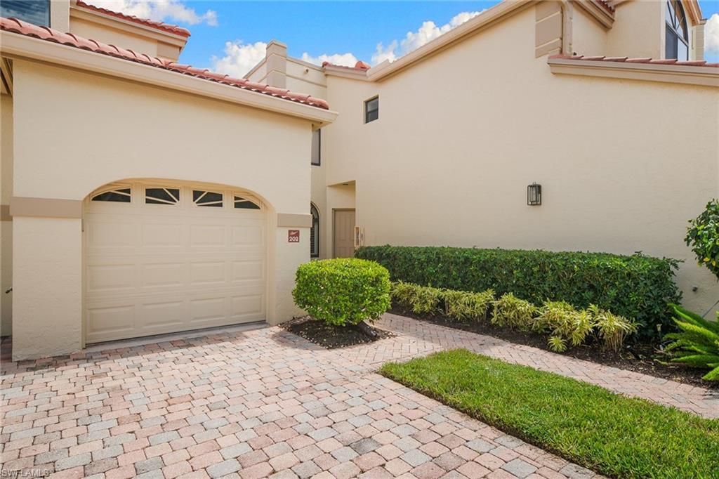 7016 Pelican Bay Blvd, Unit G202, Naples, FL 34108 Photo