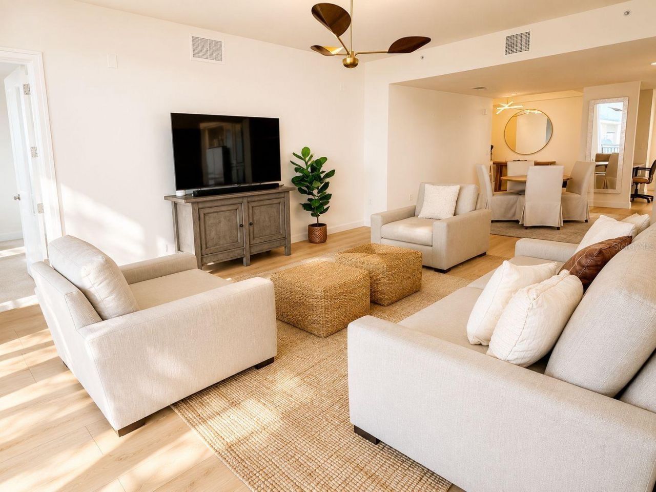 331 Cleveland Street, Unit 303, Clearwater, FL 33755 Photo
