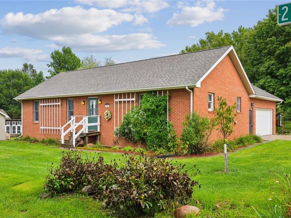 206 220th Trail , South Amana, IA 52334