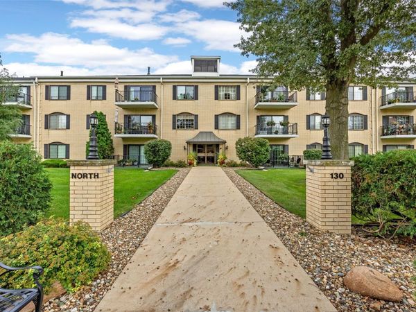130 Thompson Drive SE, Unit 212, Cedar Rapids, IA 52403