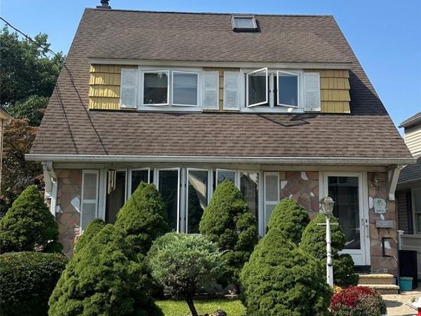 44 Capitol Avenue, Williston Park, NY 11596