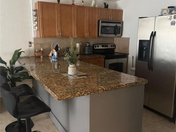 4550 NW 9th St , Unit 901E, Miami, FL 33126