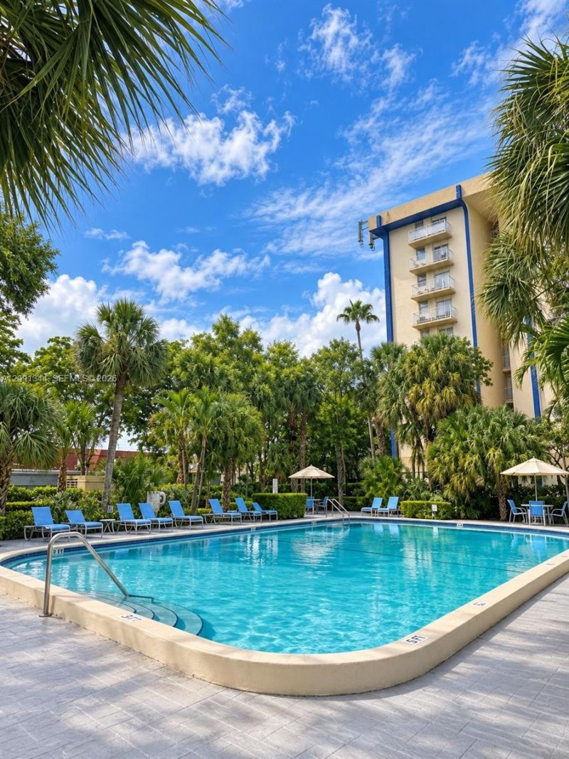 4550 NW 9th St, Unit 901E, Miami, FL 33126 Photo
