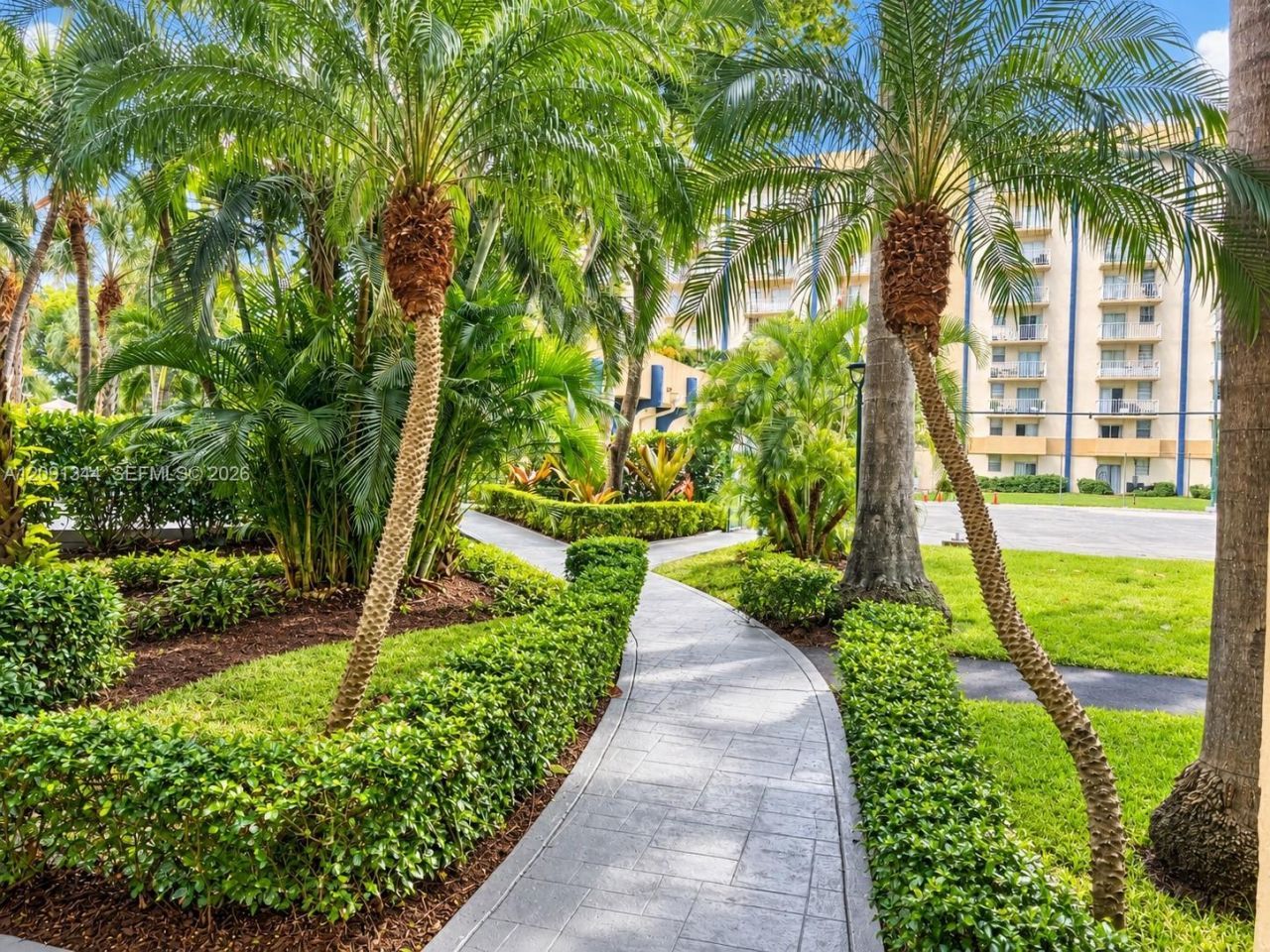 4550 NW 9th St, Unit 901E, Miami, FL 33126 Photo