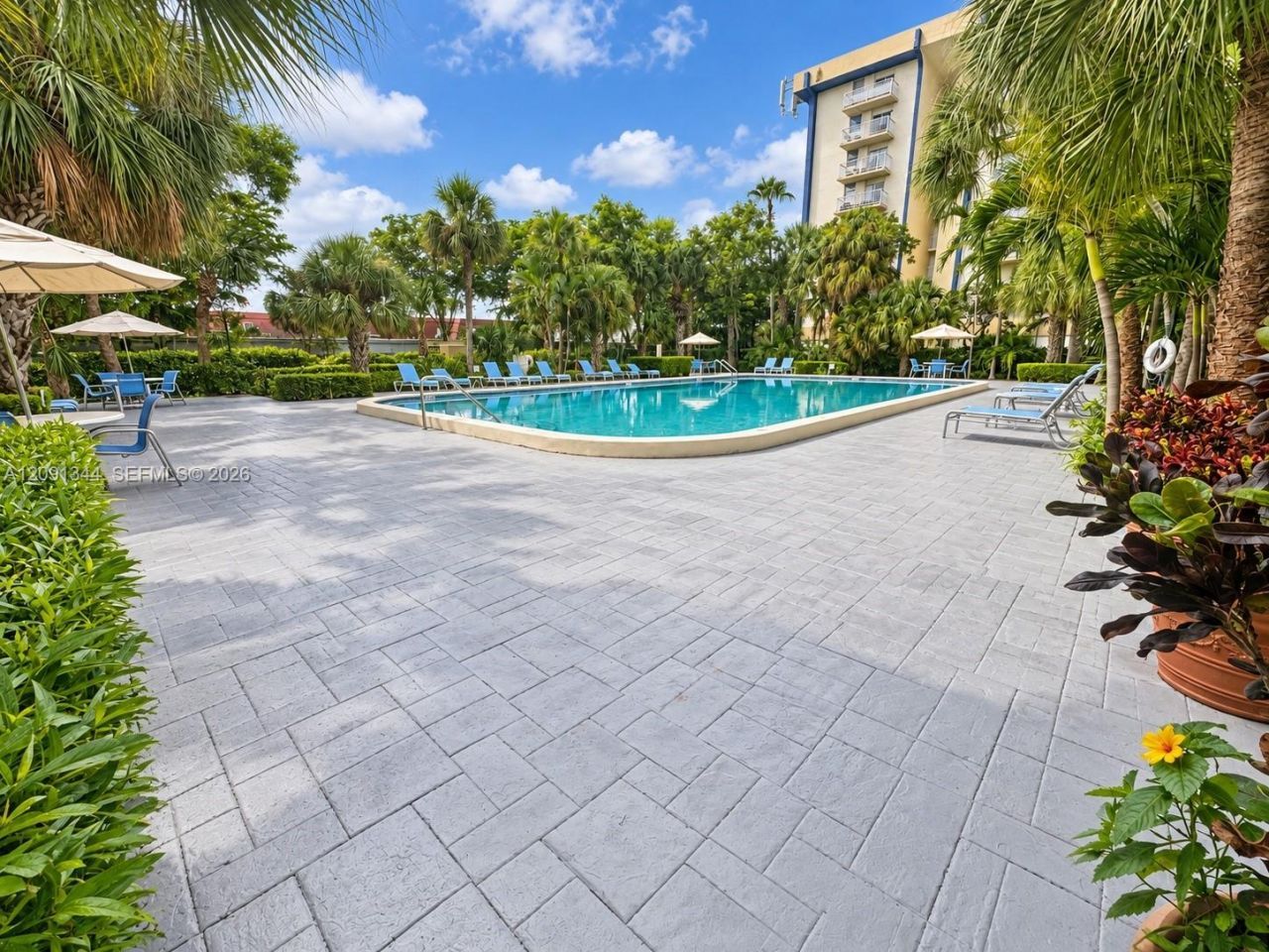 4550 NW 9th St, Unit 901E, Miami, FL 33126 Photo