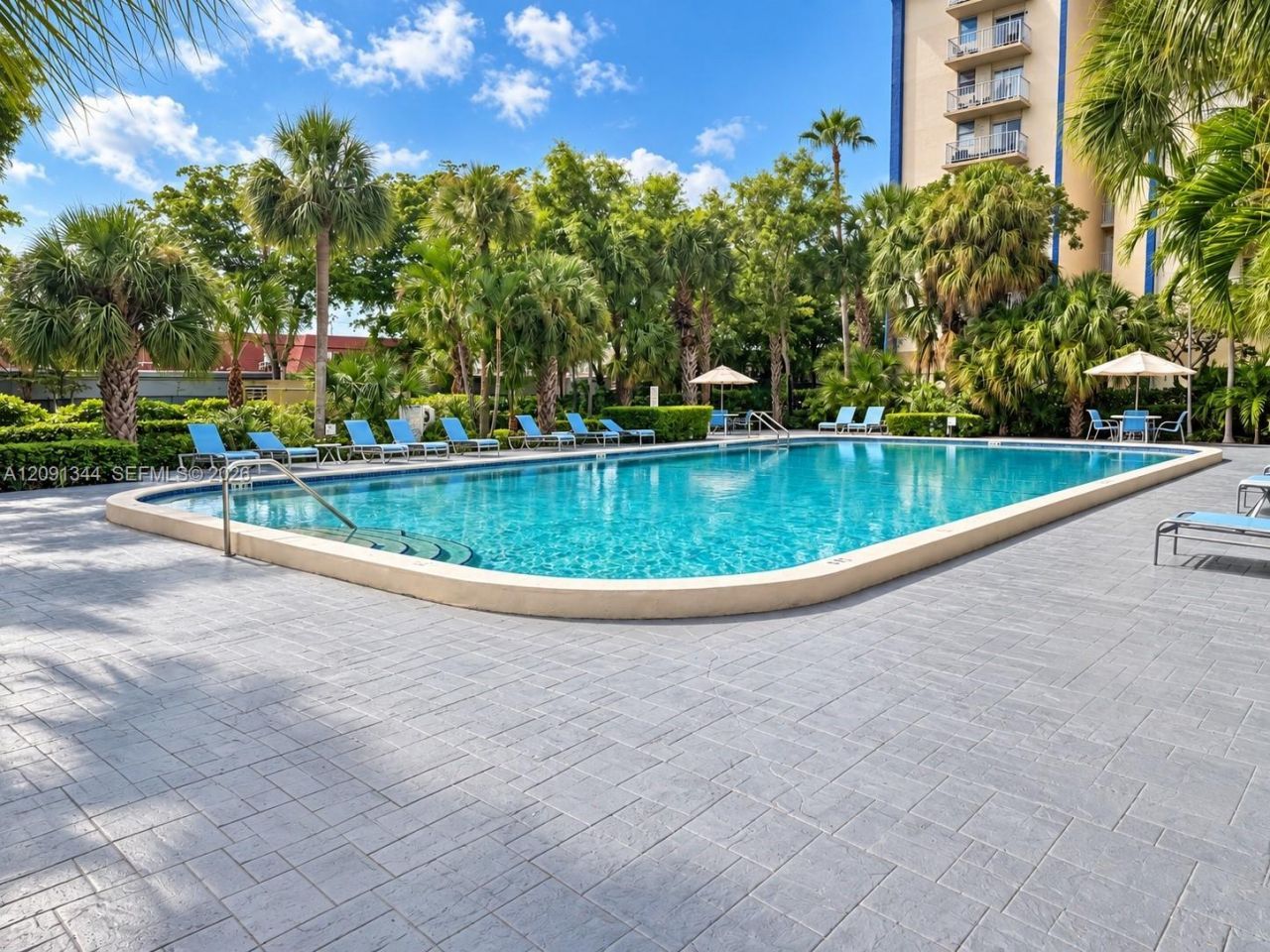 4550 NW 9th St, Unit 901E, Miami, FL 33126 Photo