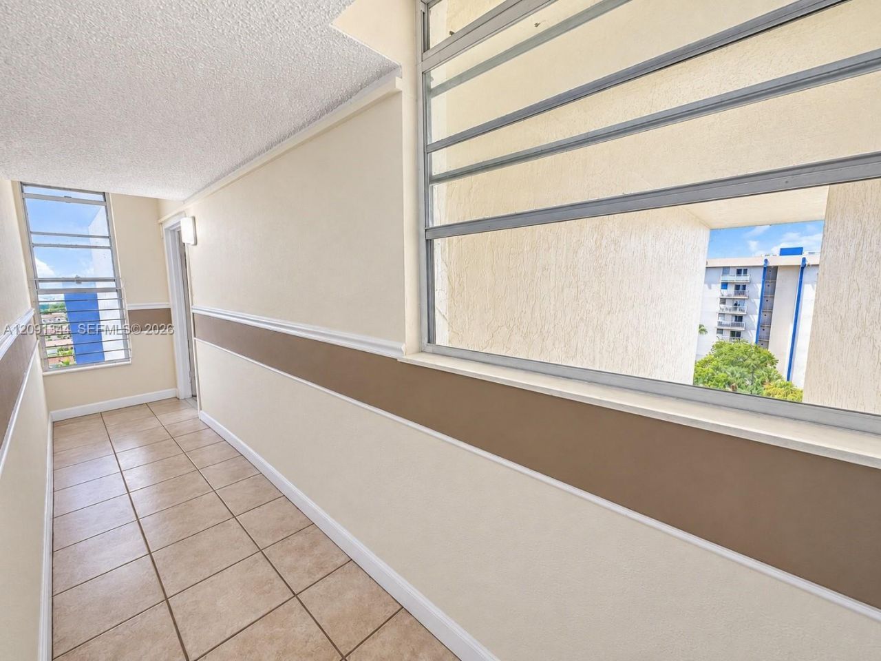 4550 NW 9th St, Unit 901E, Miami, FL 33126 Photo