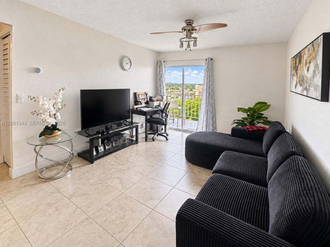 4550 NW 9th St, Unit 901E, Miami, FL 33126 Photo