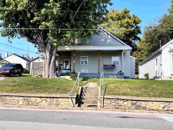 104 N Posey Street, Salem, IN 47167