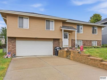 2703 N 113 Street, Omaha, NE 68164