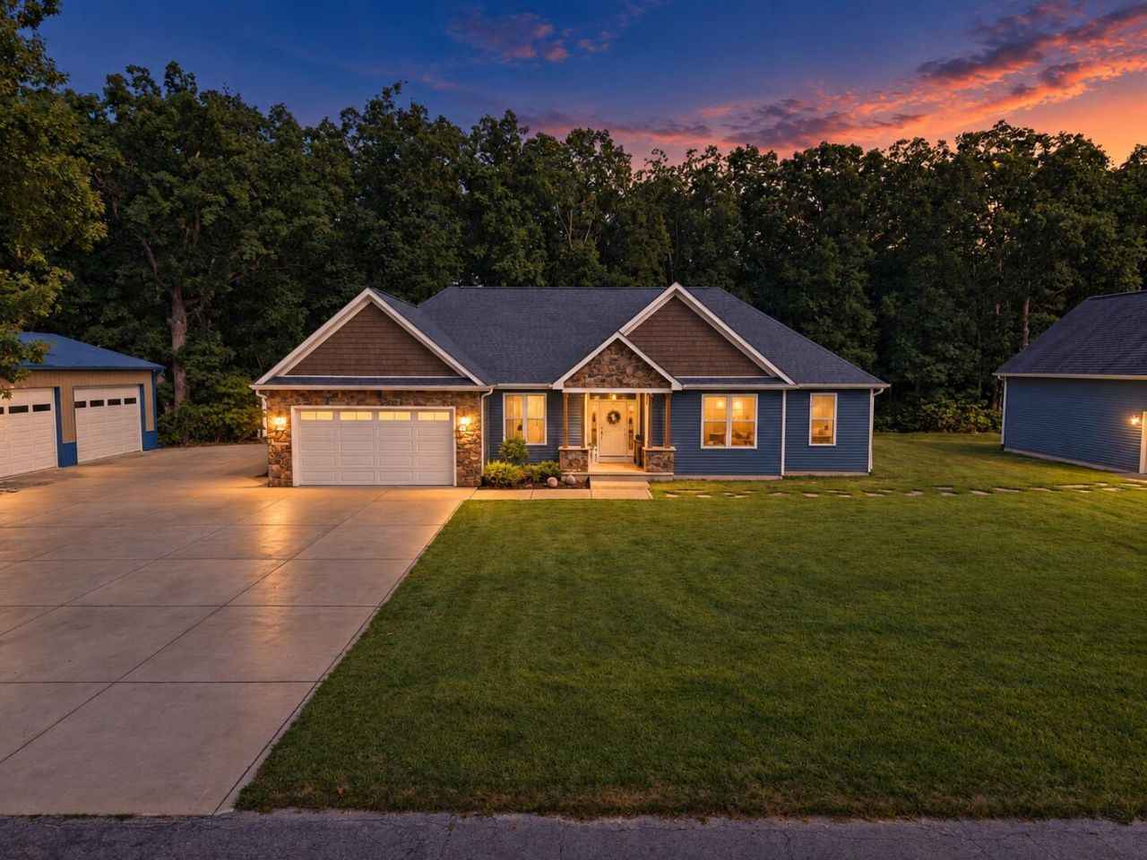 10955 NW Makeever Drive, Demotte, IN 46310 Main Photo