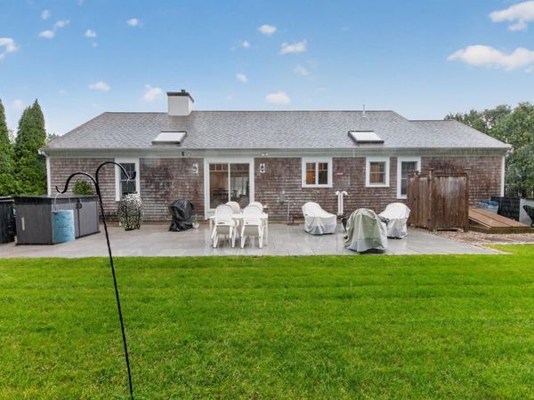 276 Pheasant Hill Circle , Cotuit, MA 02635