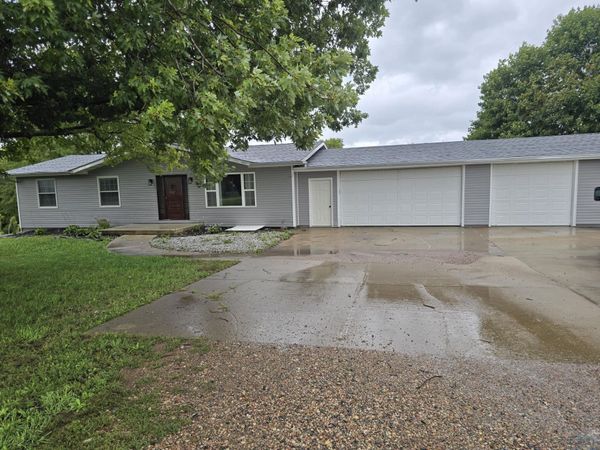26613 Import Dr., Hinton, IA 51024