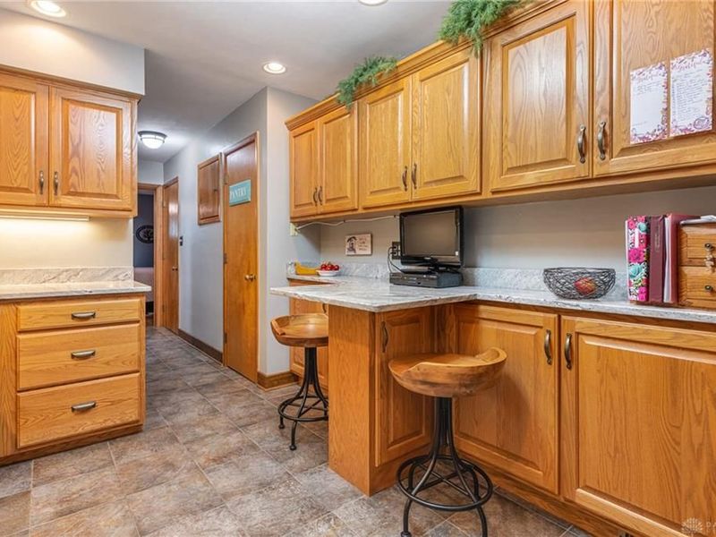 829 Lovetta Drive, Kettering, OH 45429 Photo 11