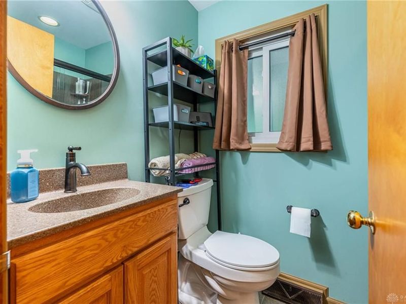 829 Lovetta Drive, Kettering, OH 45429 Photo 18