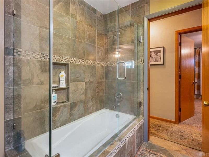 829 Lovetta Drive, Kettering, OH 45429 Photo 23
