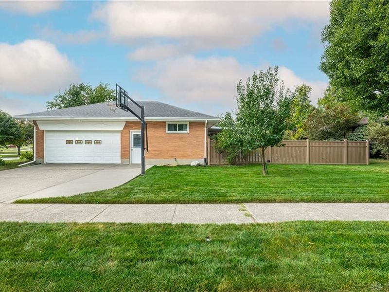 829 Lovetta Drive, Kettering, OH 45429 Photo 45