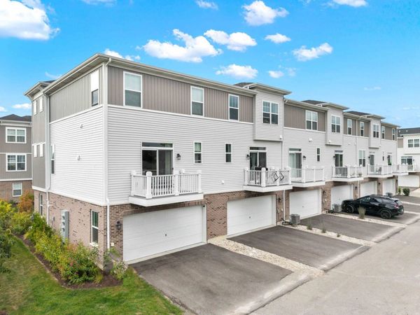 1125 Dock Street , Des Plaines, IL 60018