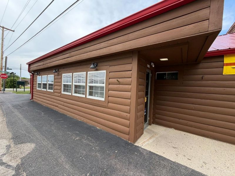 617 S Washington Street, New Paris, OH 45347 Photo 2
