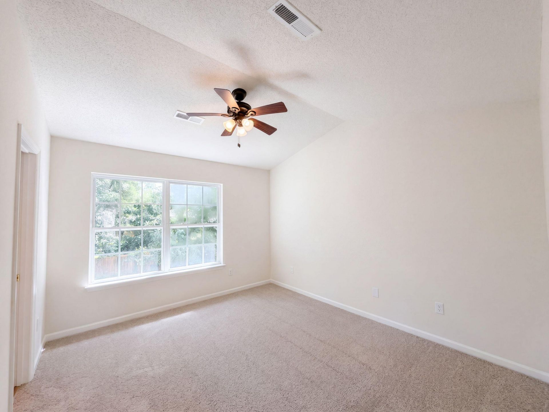 112 Taylor Circle Photo 10