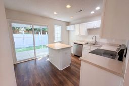 112 Taylor Circle photo 4