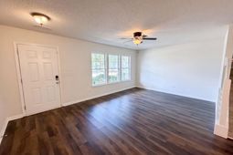 112 Taylor Circle photo 4