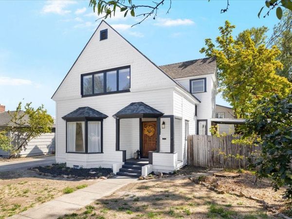 425 S Oakdale Avenue, Medford, OR 97501