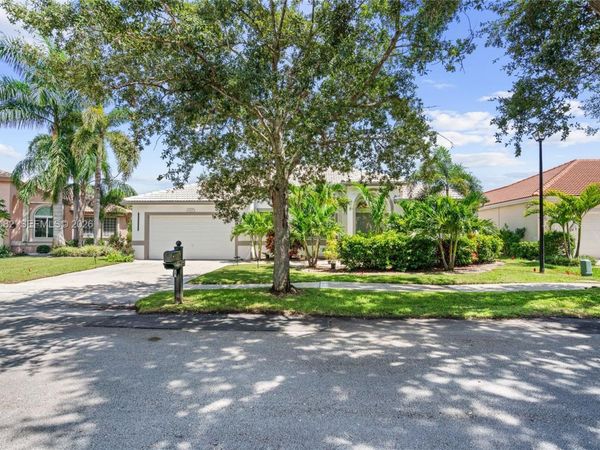 6420 Mallards Way , Coconut Creek, FL 33073