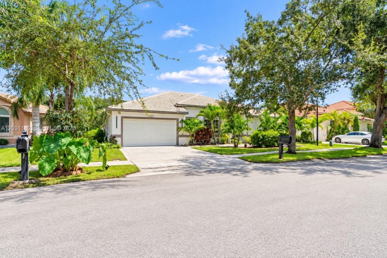 6420 Mallards Way , Coconut Creek, FL 33073 Main Photo