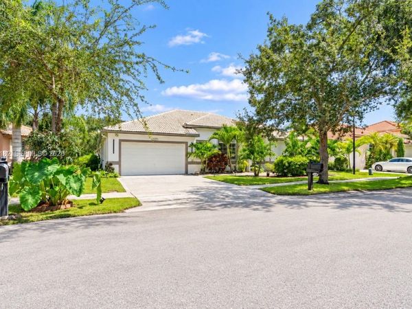 6420 Mallards Way , Coconut Creek, FL 33073