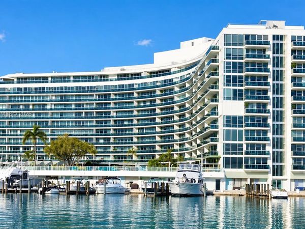 900 Bay Dr , Unit 221, Miami Beach, FL 33141