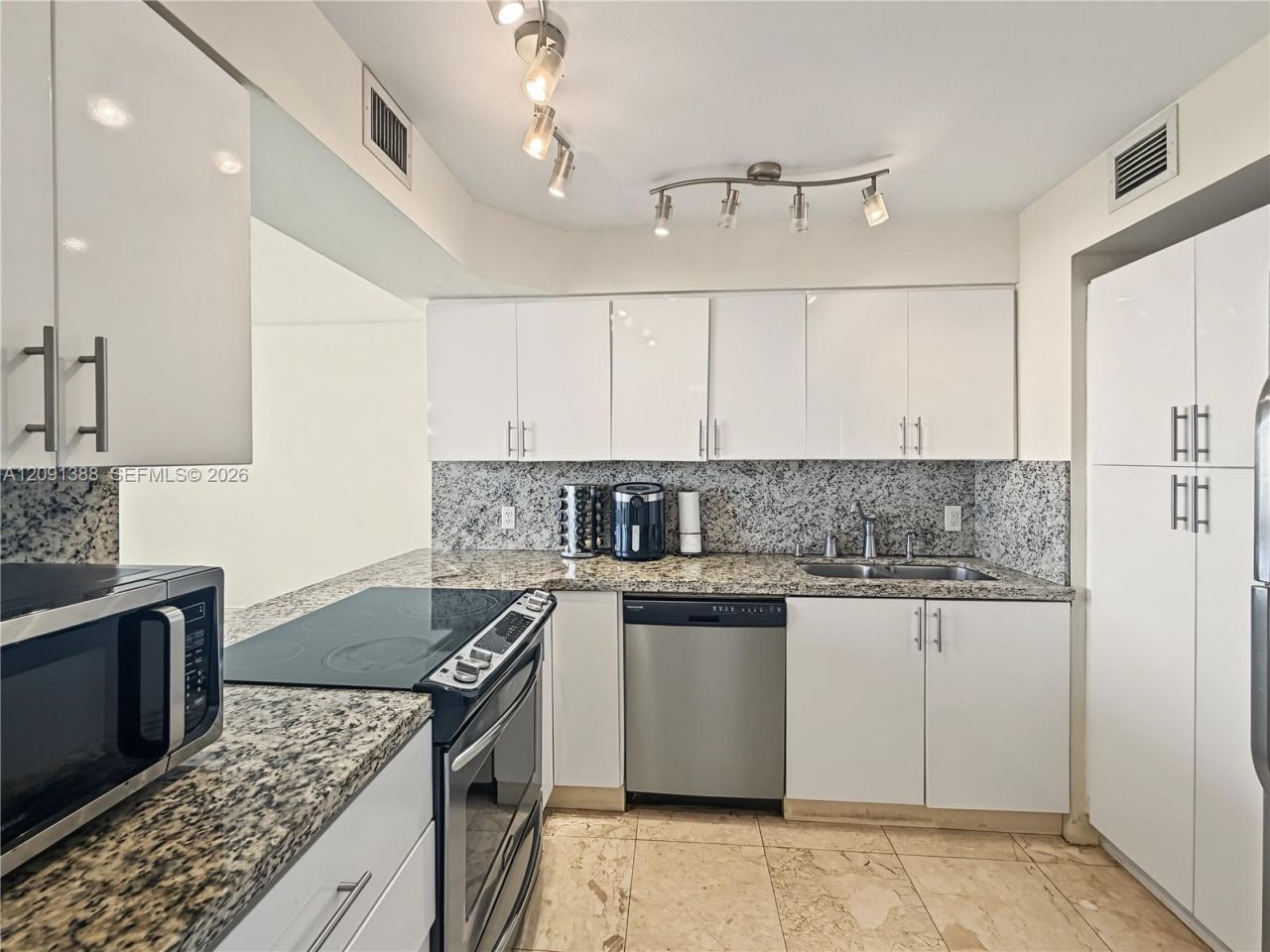 900 Bay Dr, Unit 221, Miami Beach, FL 33141 Photo