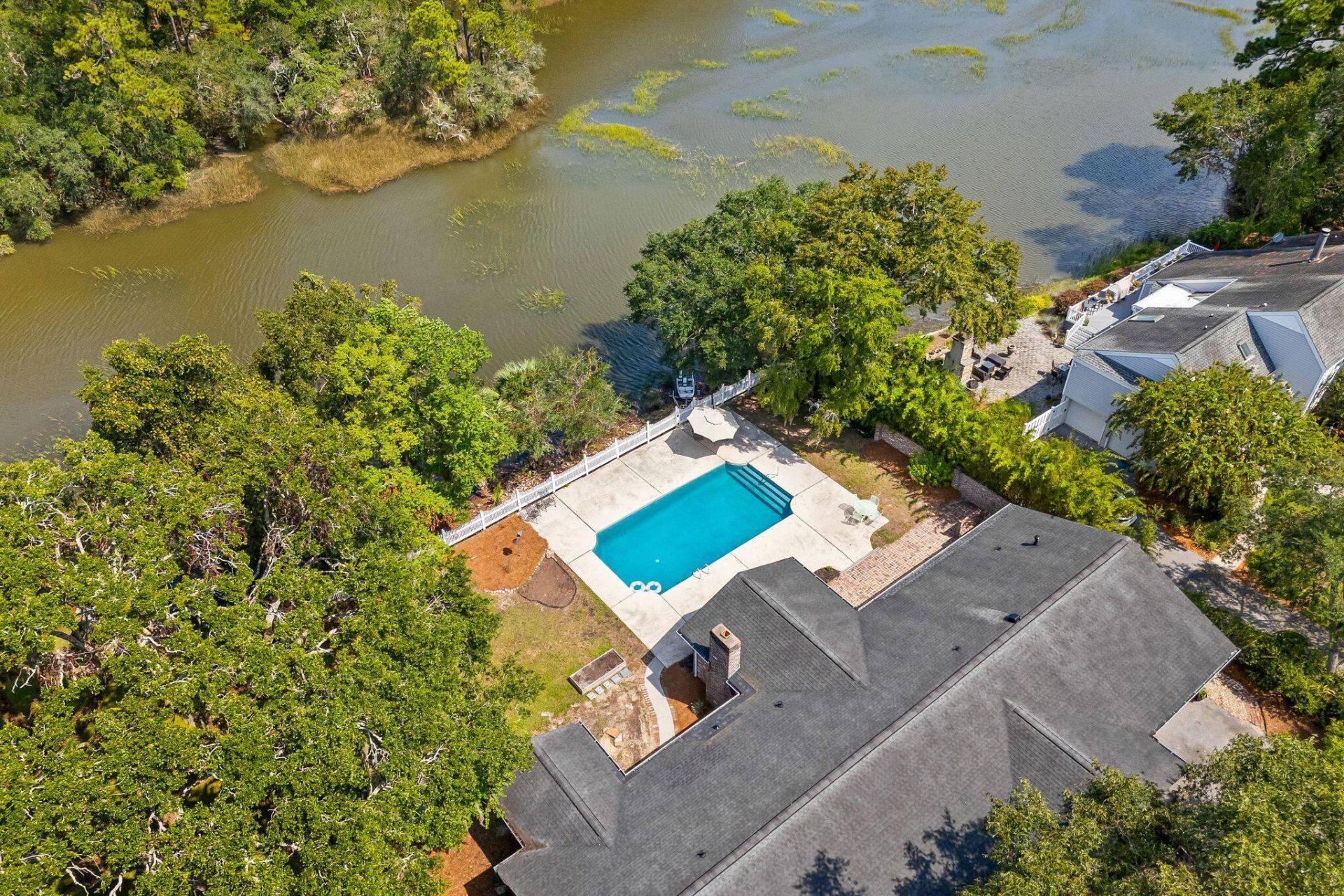 33 Town Creek Drive Photo 4