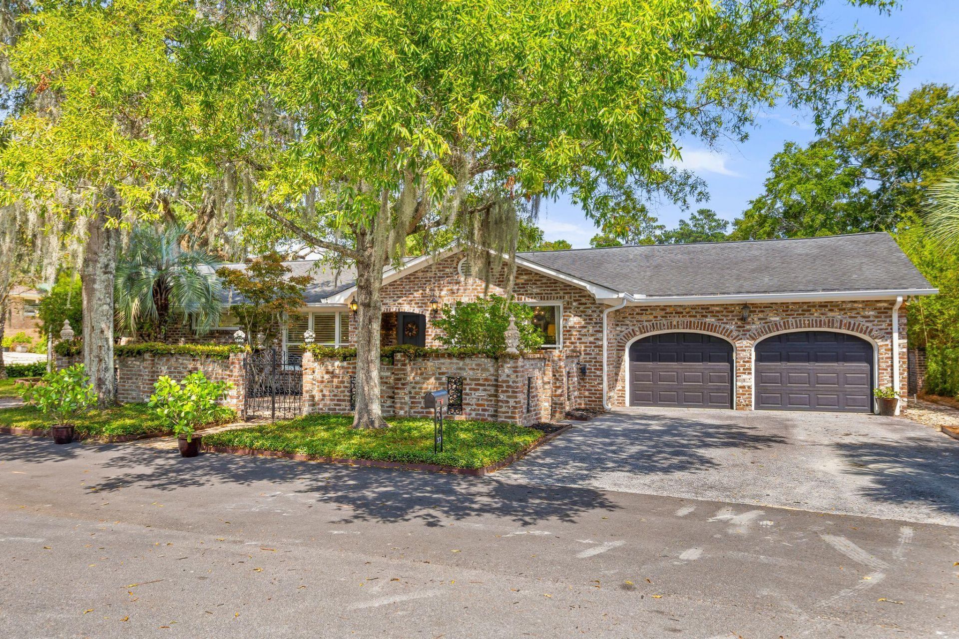 33 Town Creek Drive Photo 6
