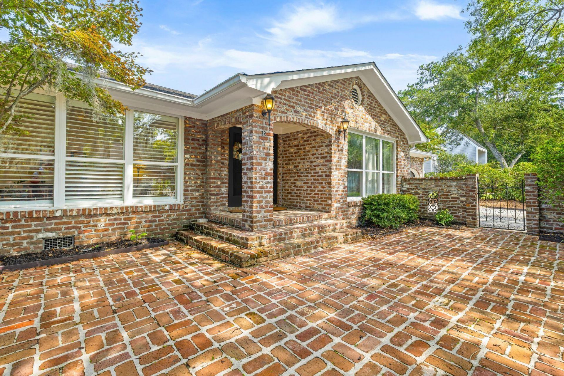 33 Town Creek Drive Photo 8