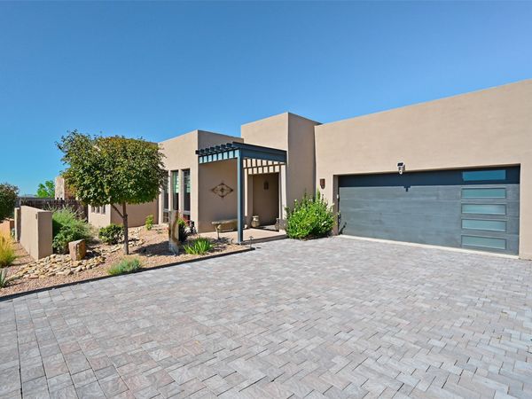 7 Camino Barranca , Santa Fe, NM 87507