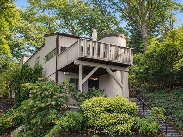 732 Sound View Road, Mill Neck, NY 11771