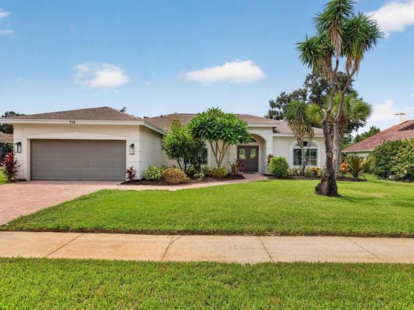 714 HIDDEN LAKE DRIVE , TARPON SPRINGS, FL 34689